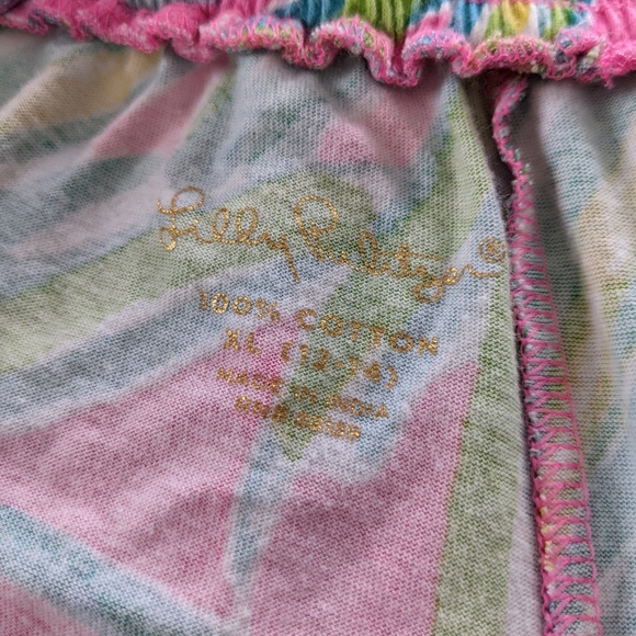 3/$30 Girls Lilly Pulitzer Play Shorts - Picture 3 of 4